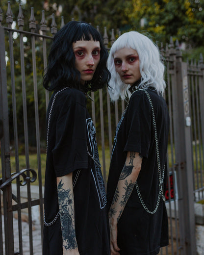 Side view of the Sacrifiant silver chain body harness