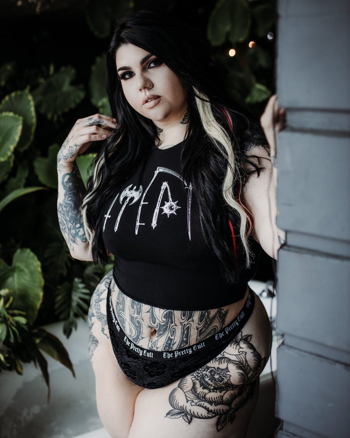 Van Helsing cropped tank in black, front view