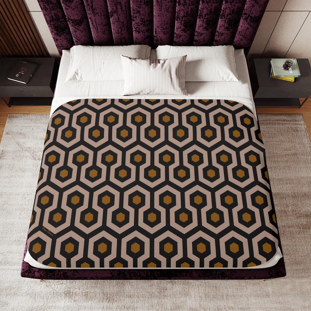 Ultra Fuzz Neutral Hotel Hexagon Sherpa Blanket ��� Reversible Two���Tone Cozy Throw