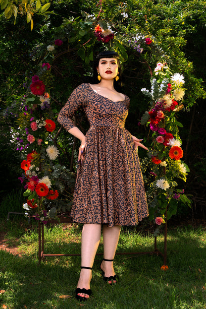 Final Sale - Priscilla Swing Dress in Gold and Black Medallions Print Stretch Twill | Laura Byrnes & Hope Johnstun