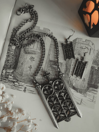 Side view of the Rotunda Relic antique silver necklace