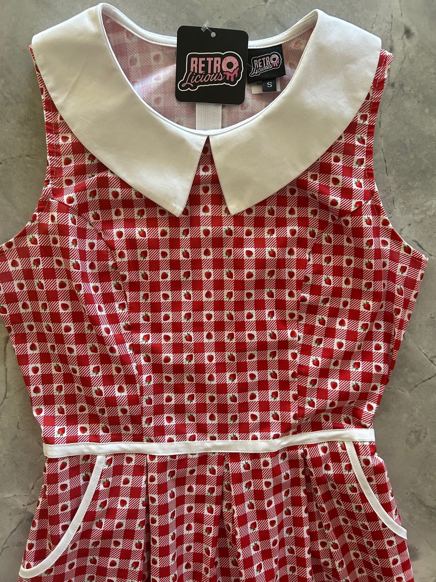 Strawberry Gingham Collared Dress | Retrolicious
