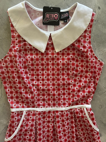 Strawberry Gingham Collared Dress | Retrolicious