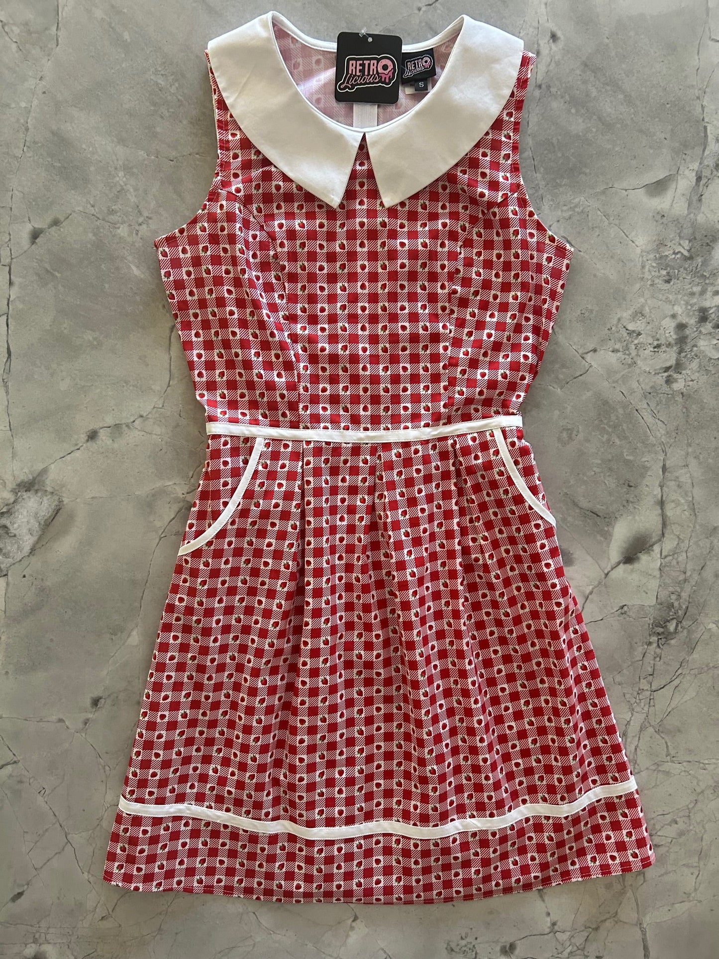 Strawberry Gingham Collared Dress | Retrolicious