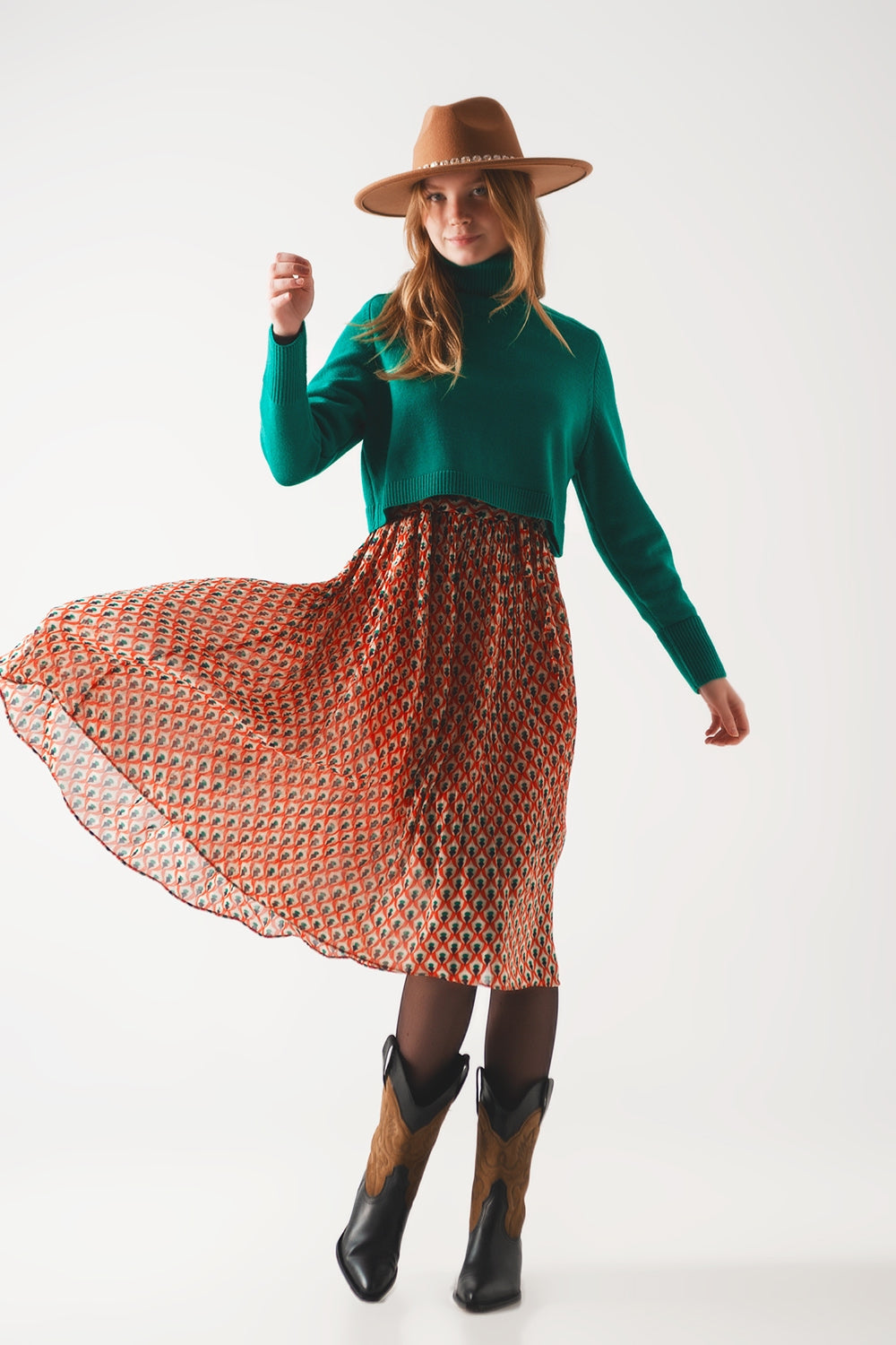 High Neck Cropped Jumper in Green | Q2