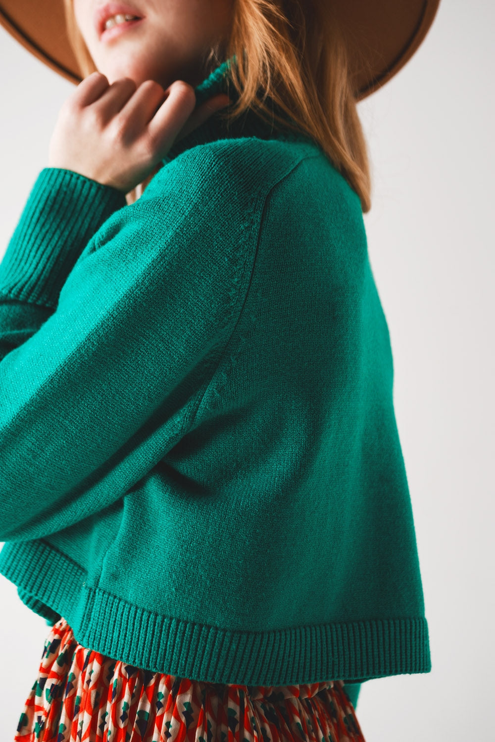 High Neck Cropped Jumper in Green | Q2