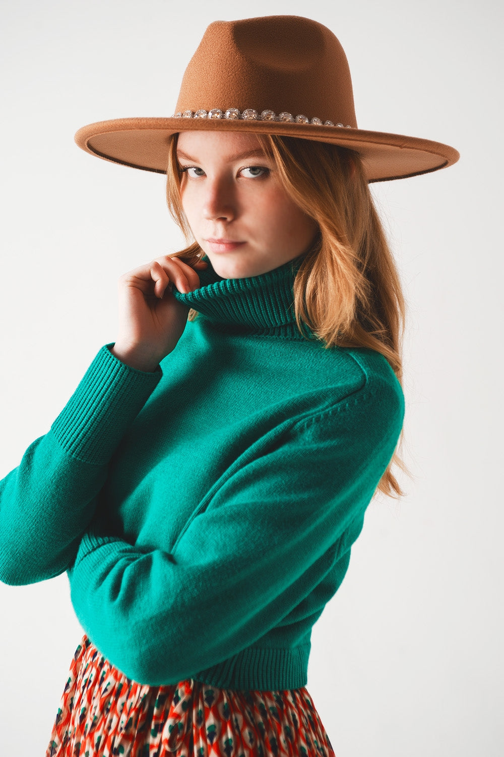 High Neck Cropped Jumper in Green | Q2