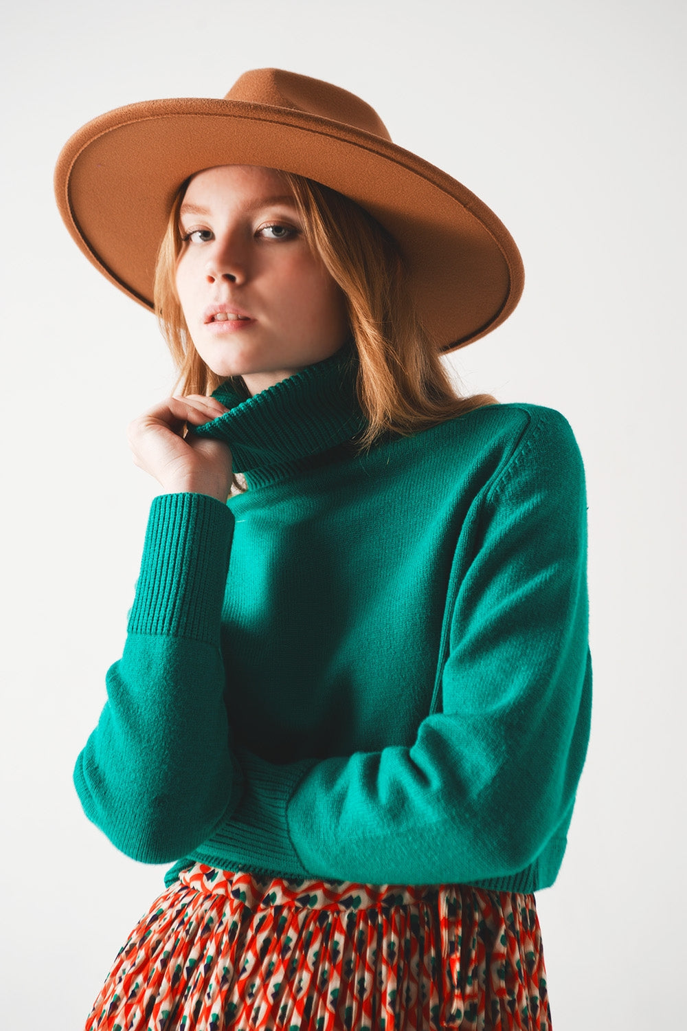 High Neck Cropped Jumper in Green | Q2