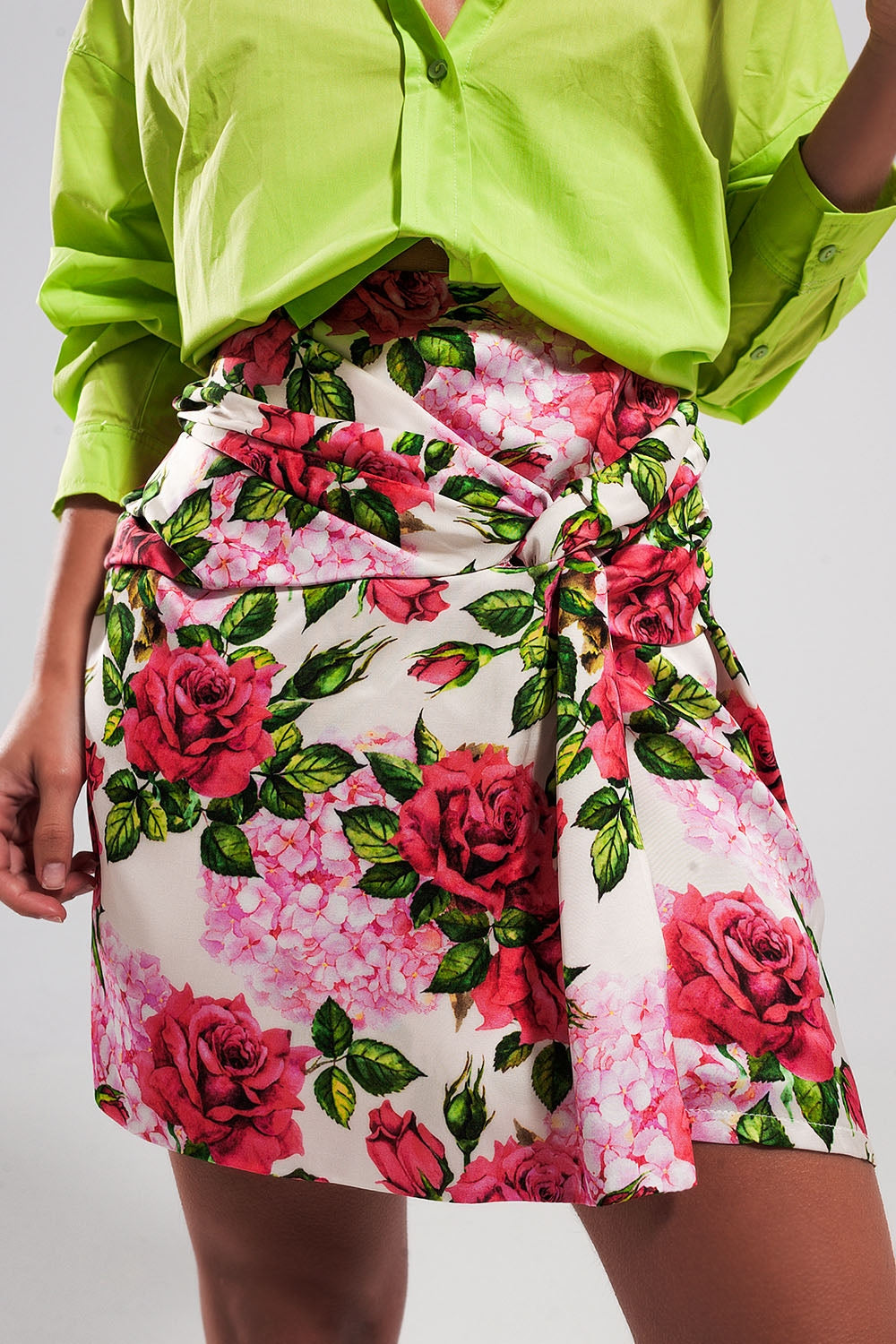 Rose Garden Knot-Front Mini Skirt | Q2