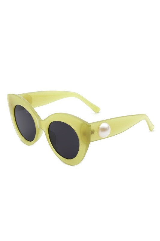 Golightly Mod Oversized Cat Eye 1960's Sunglasses | 4 Colors