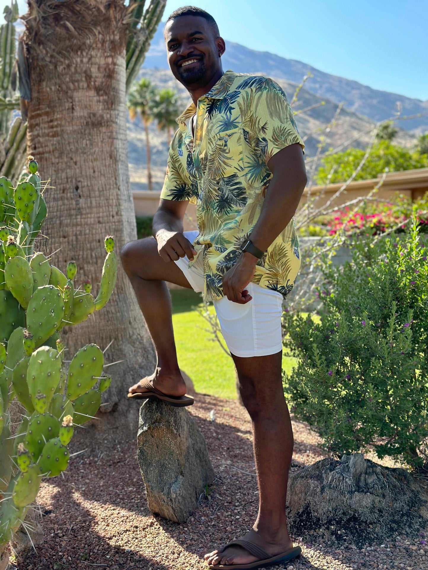 The Bora Bora Perfect Cut Short Sleeve Men's Fitted Button-Down Shirt