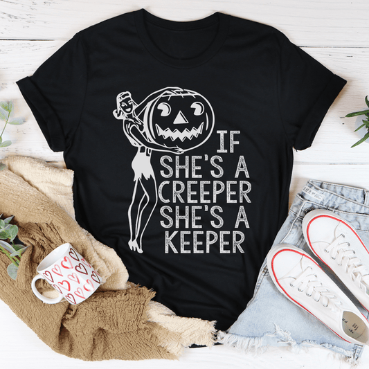 If She's a Creeper She's a Keeper Halloween Pinup Girl Graphic T-Shirt