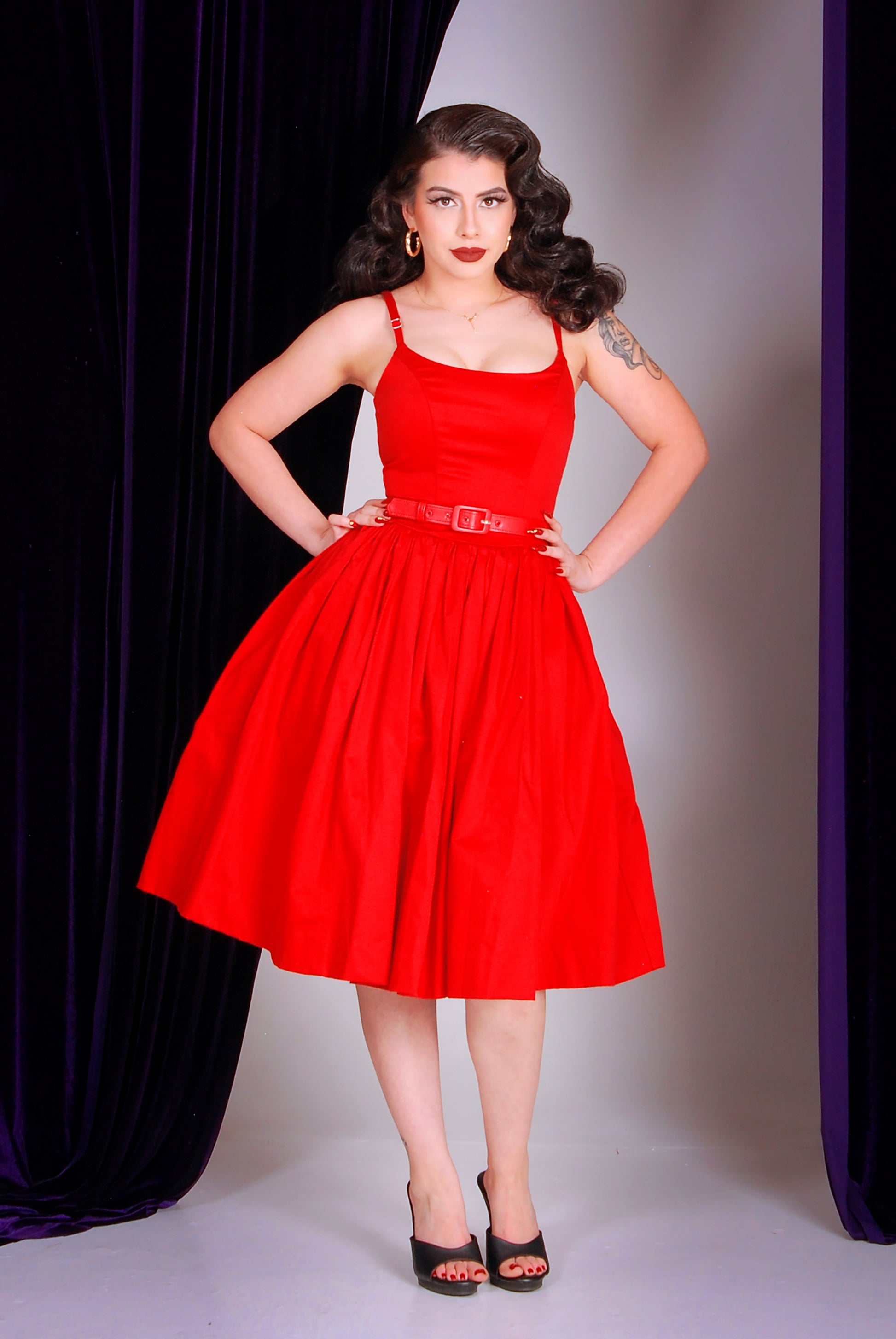 Dum højde pilot Final Sale - Vintage Sundress - Jenny Swing Dress in Solid Red | Pinup –  pinupgirlclothing.com
