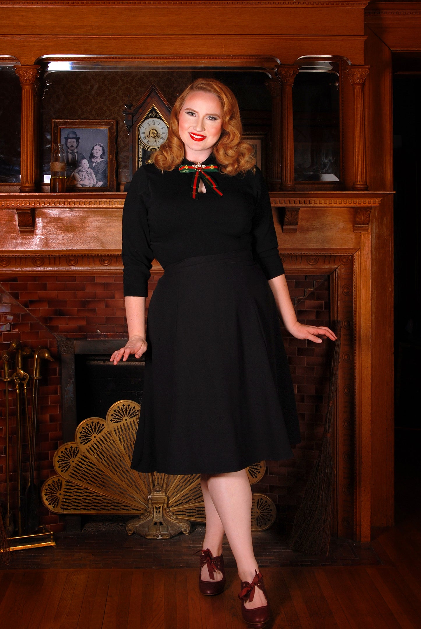 Final Sale - Vintage Sweater Girl Pullover in Black | Pinup Couture