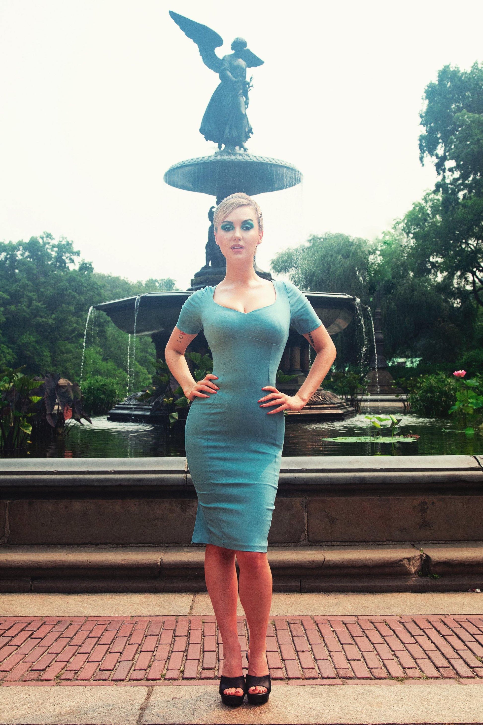 Priscilla 60s Wiggle Dress in Sky Blue | Pinup Couture - pinupgirlclothing.com