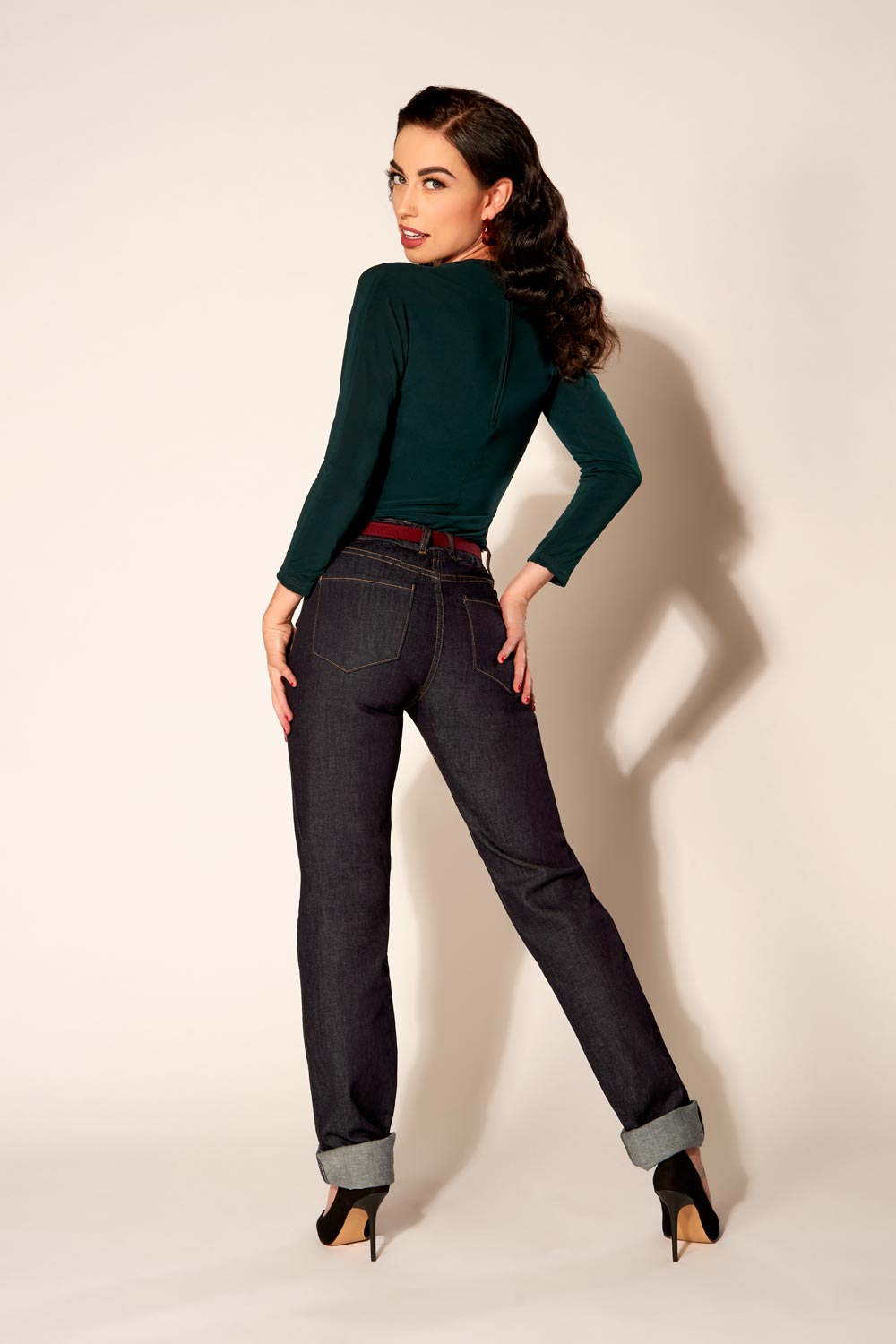 Love Your Body - Premium Stretch Denim Boyfriend 4-Pocket Jeans by Laura Byrnes